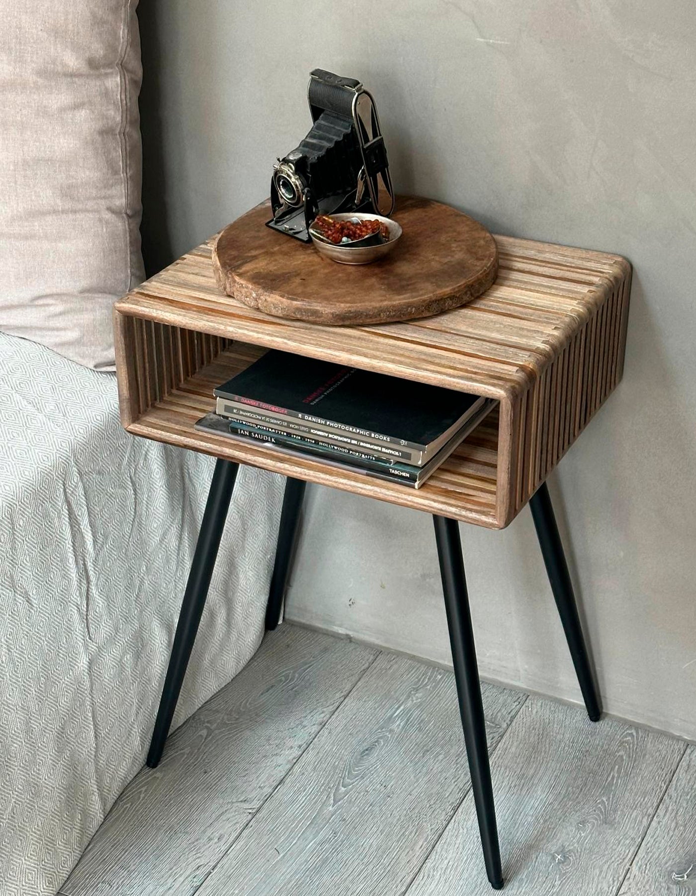 RECYCLED: SIDE El. SENGEBORD I GENANVENDT TEAKTRÆ