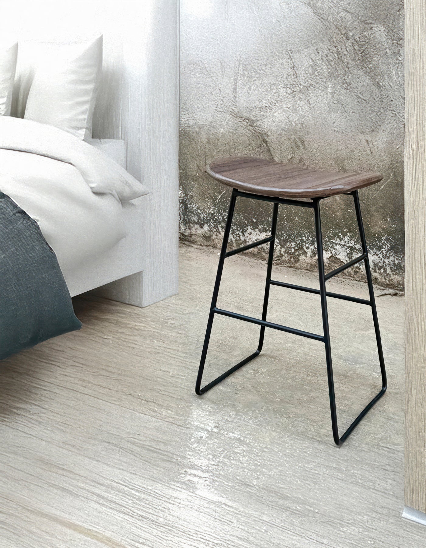 RECYCLED: Stool in Recycled Teak Wood
