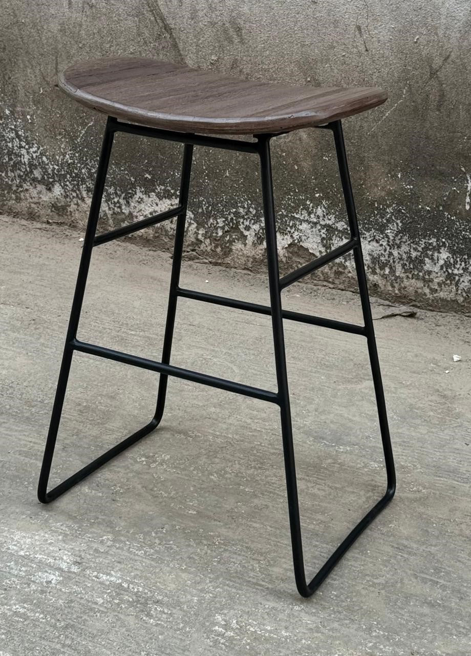 RECYCLED: Stool in Recycled Teak Wood
