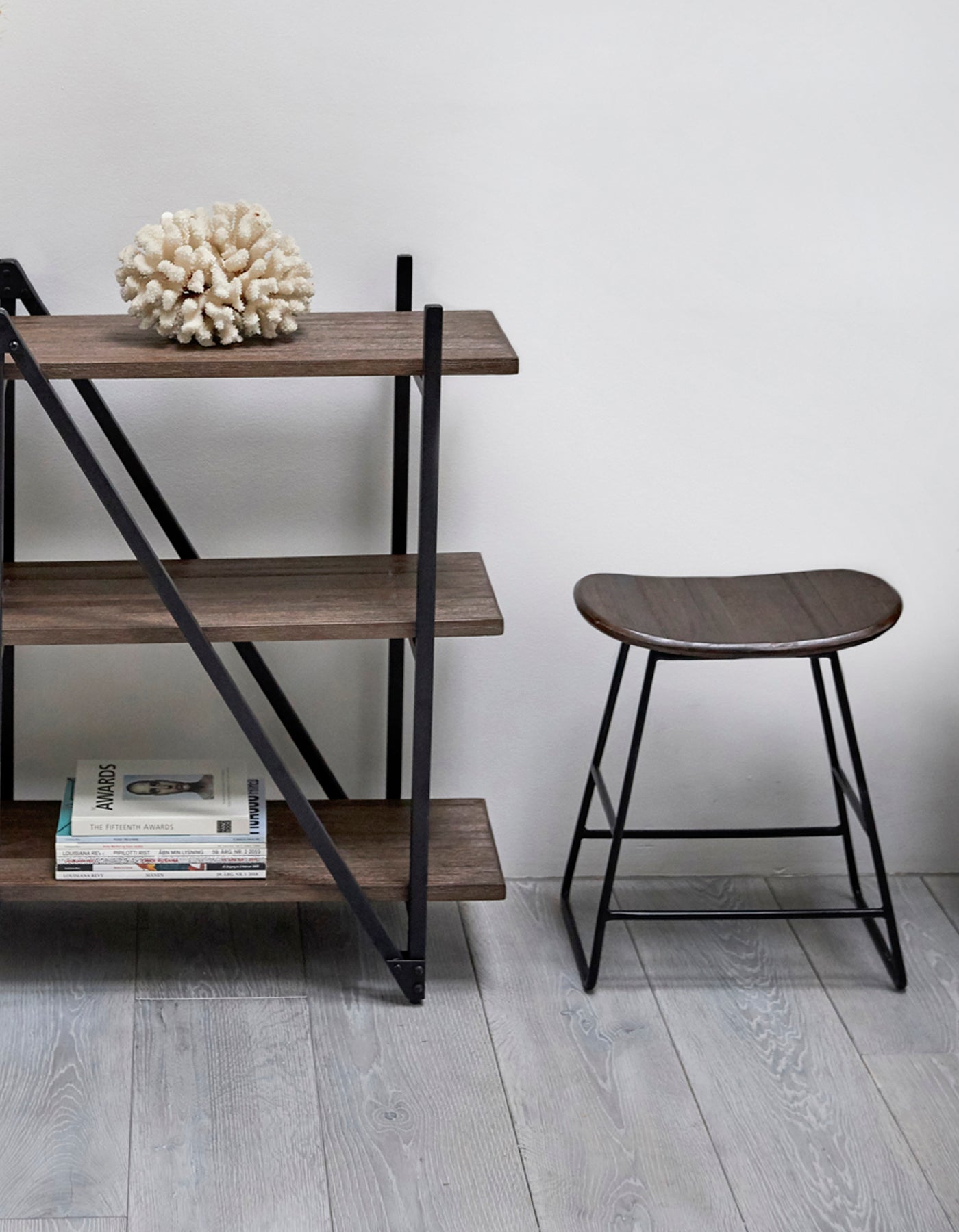 RECYCLED STOOL IN RECYCLED WOOD