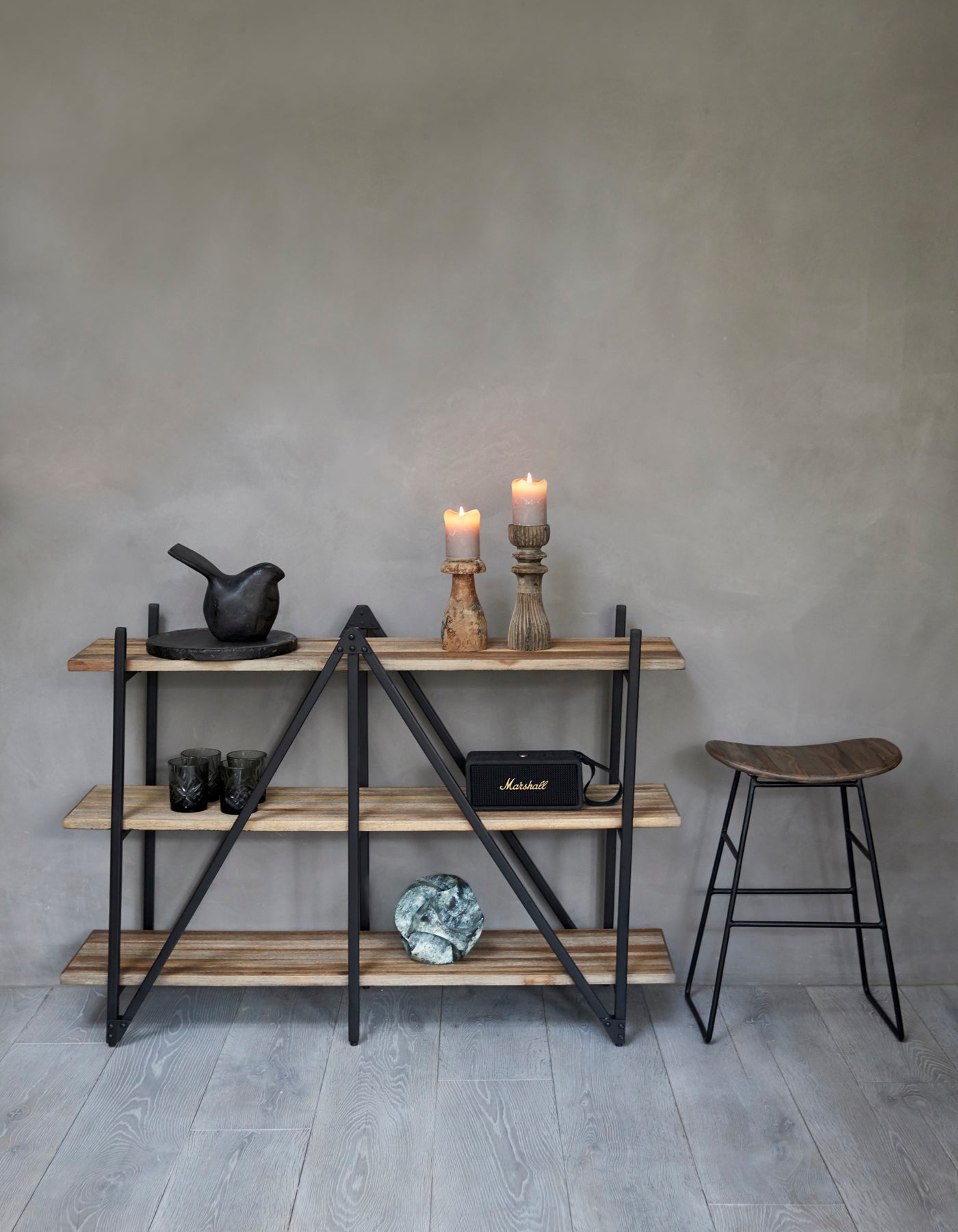 RECYCLED: REOL AF GENANVENDT TEAKTRÆ