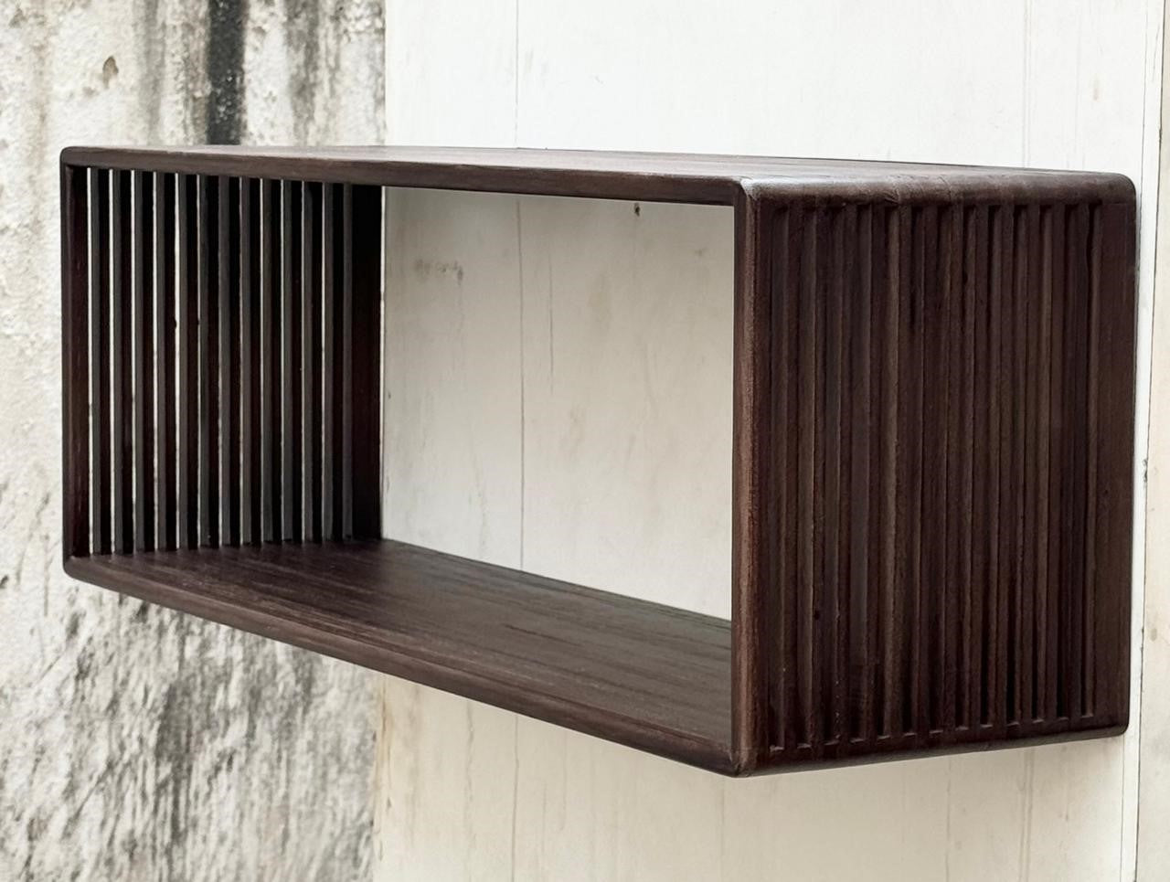 RECYCLED: Elegant Shelf in Recycled Wood