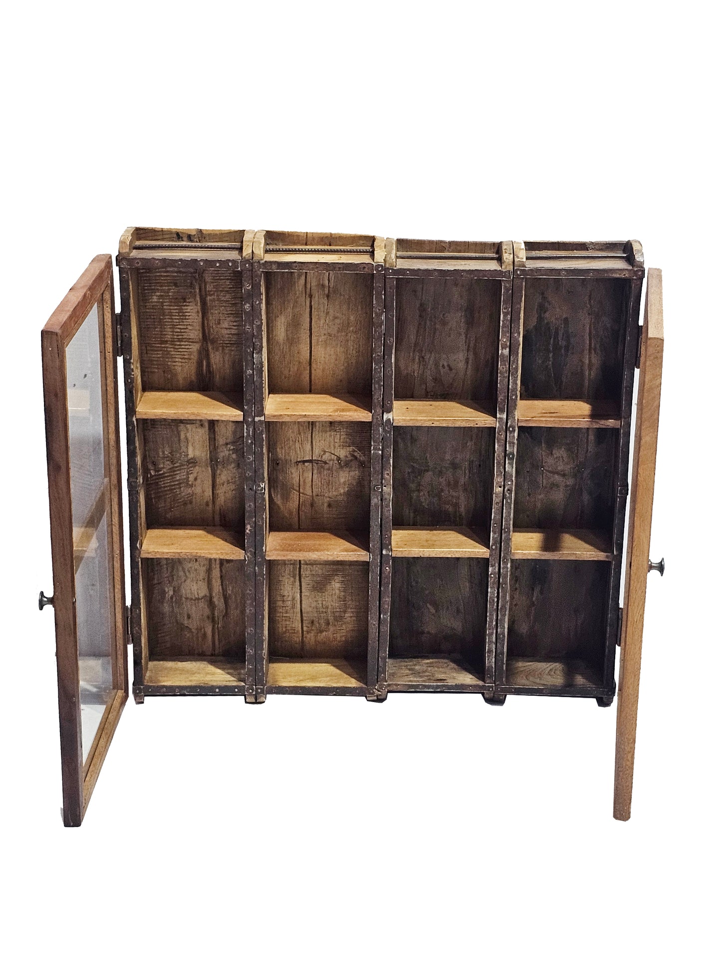 UPCYCLED SKAB AF GAMLE MURSTENSFORME