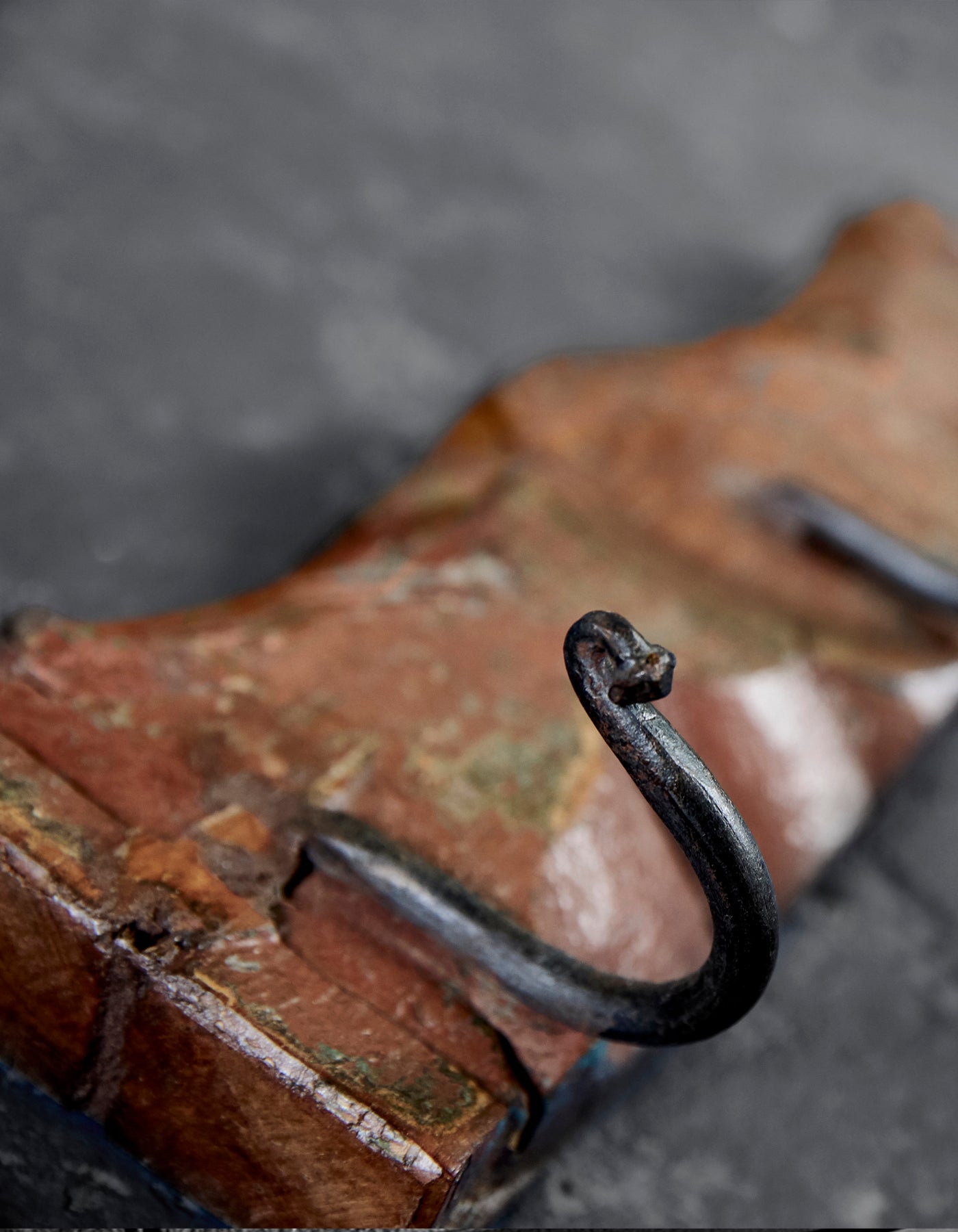 UPCYCLED: COAT RACK MADE FROM ORIGINAL WOODEN PANEL