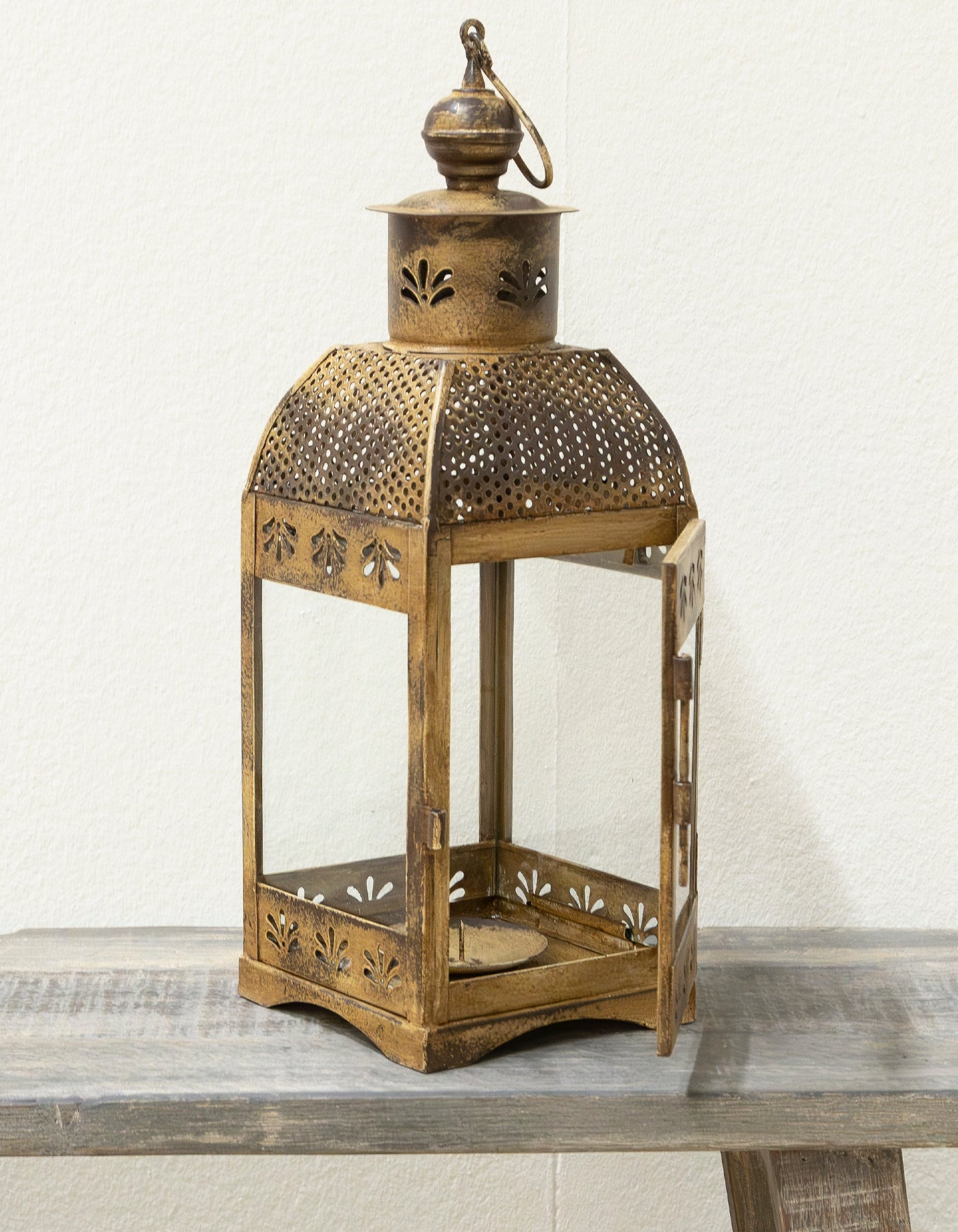 UNIQUE LANTERNS – Rusty charm for coziness