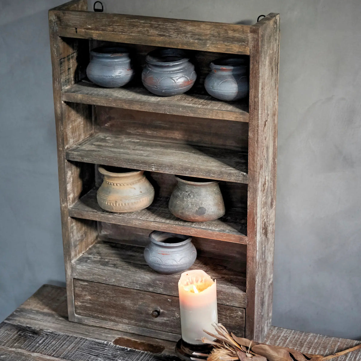 Vægreol i genbrugstræ med skuffe | Nordic Rustic