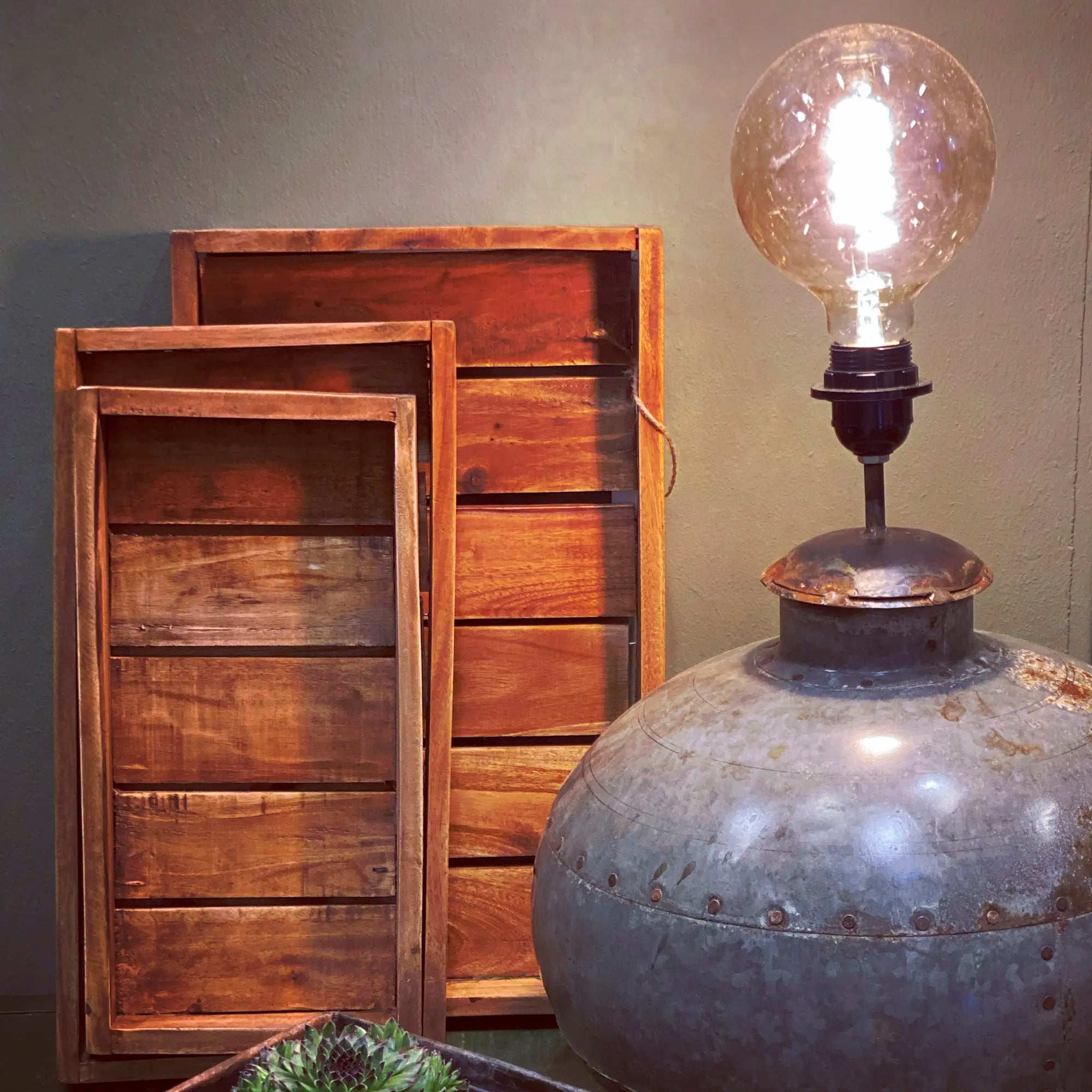 UPCYCLED: Fra Vandkrukke til Bordlampe