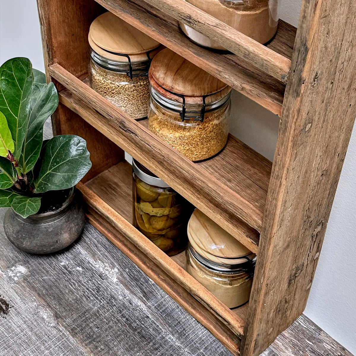 RECYCLED: Wall Shelf of Reclaimed Wood