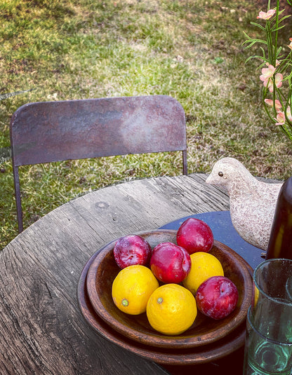 RECYCLED: Rundt spisebord i genbrugstræ – unikt vintage bord med nordic rustic finish og smuk patina