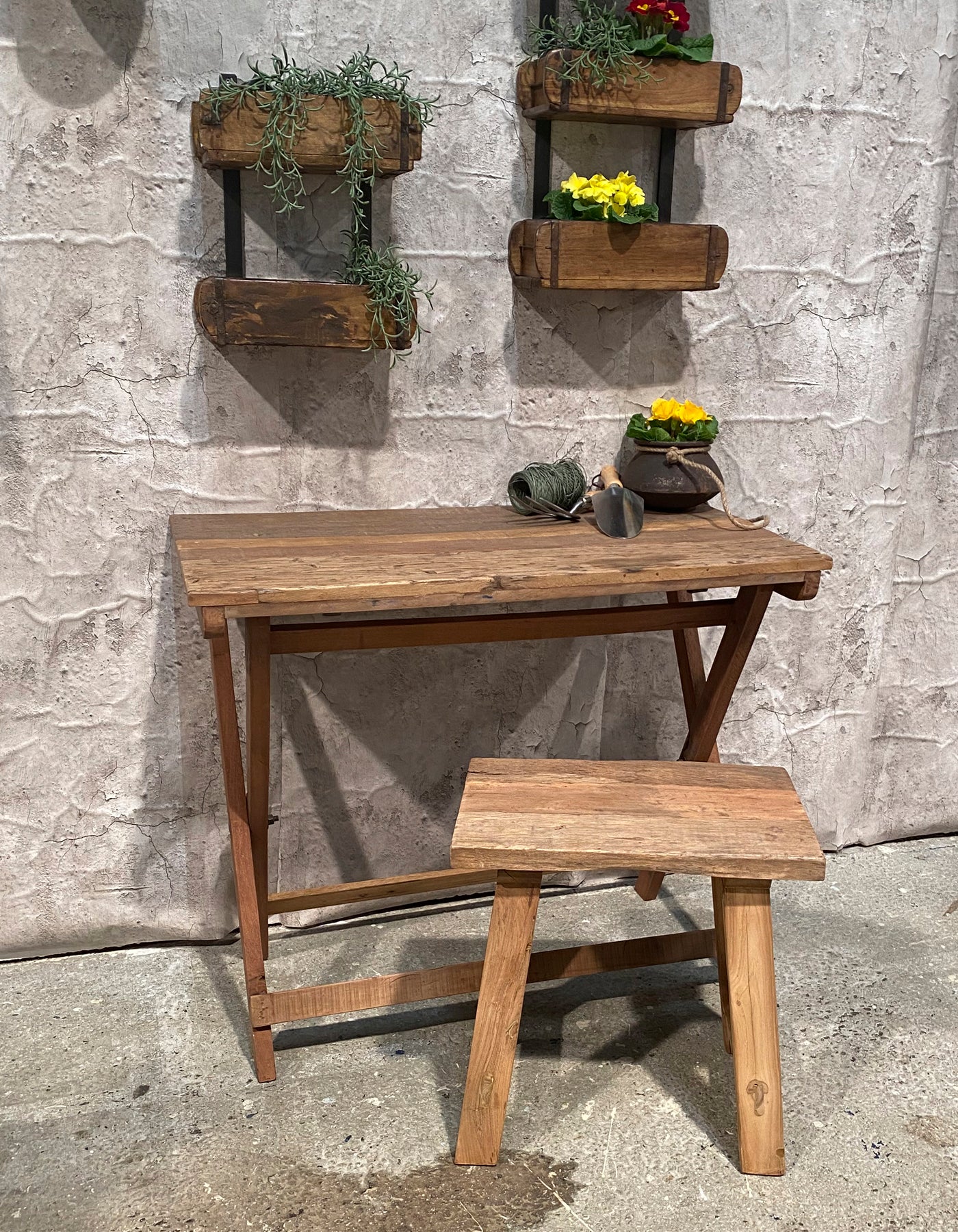 RECYCLED: TABLE IN RECYCLED WOOD - FOLDABLE