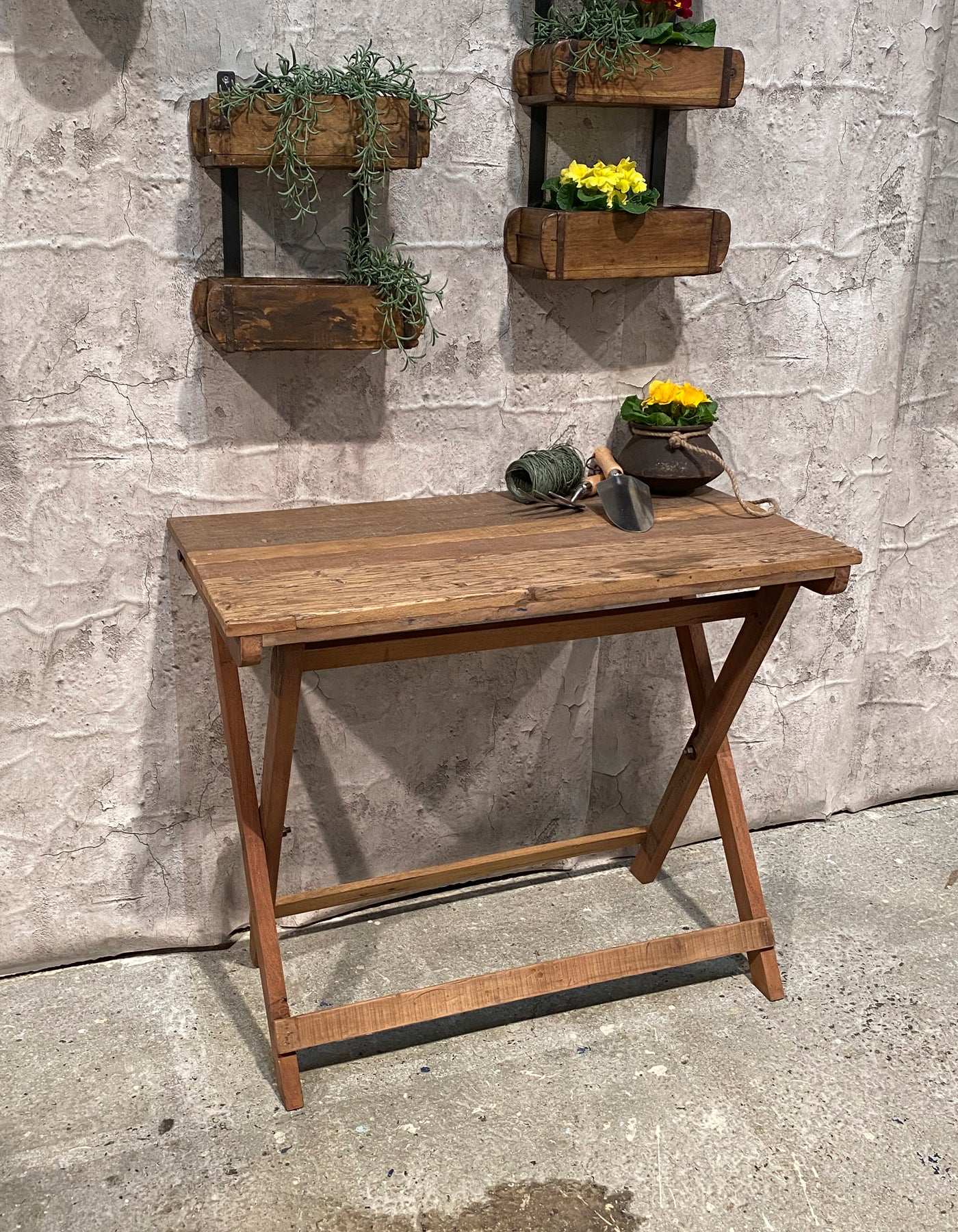 RECYCLED: TABLE IN RECYCLED WOOD - FOLDABLE