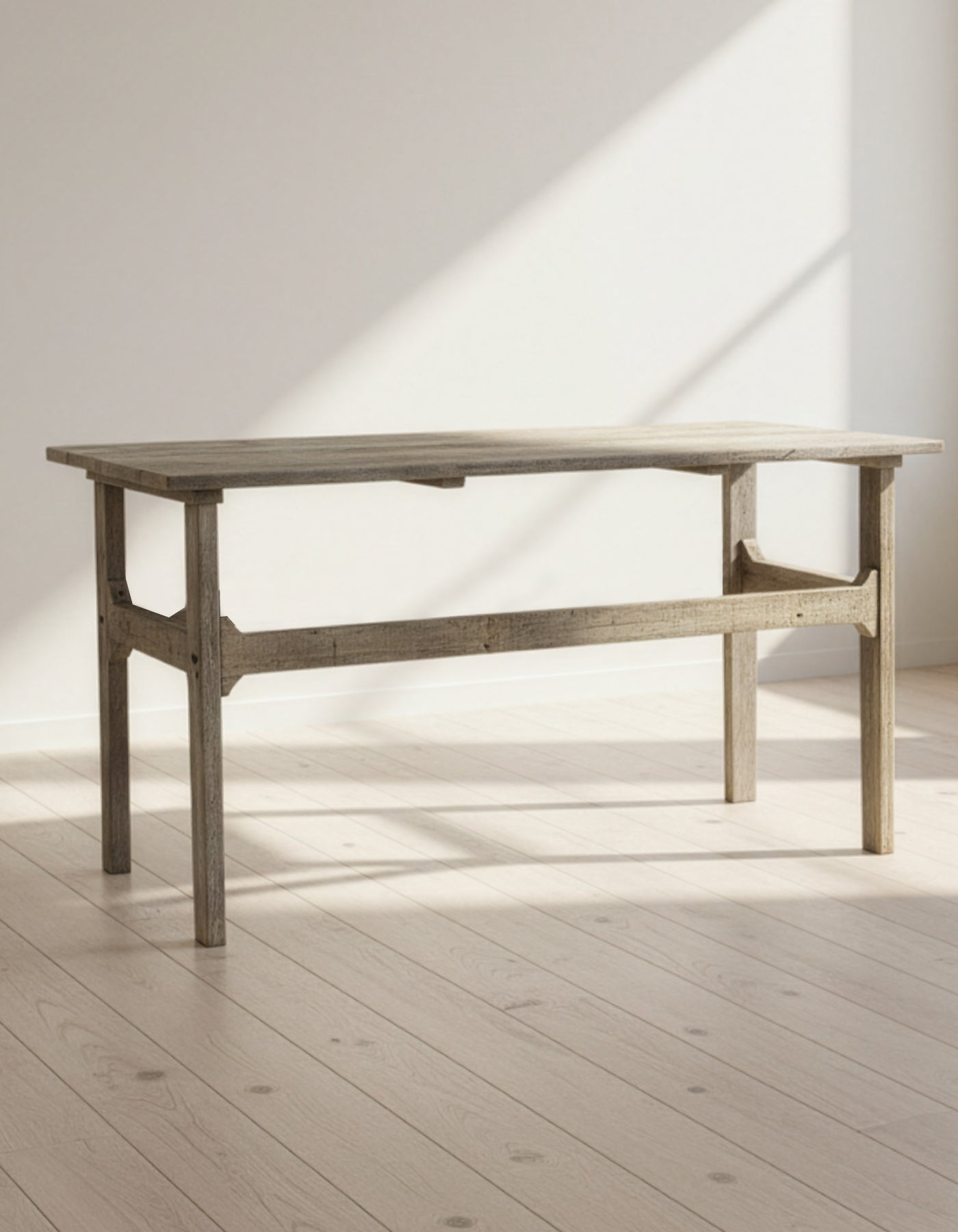 RECYCLED: Bord i Genbrugstræ - Skandinavisk design med sjæl
