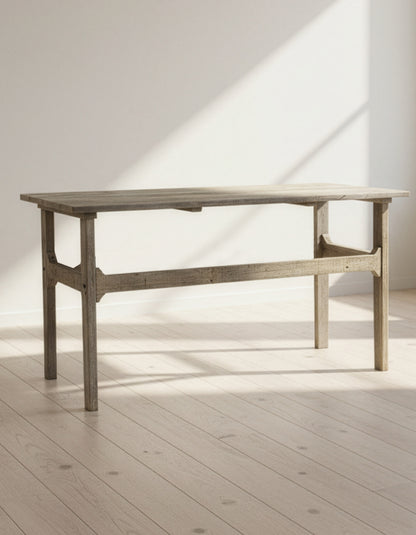 RECYCLED: Bord i Genbrugstræ - Skandinavisk design med sjæl