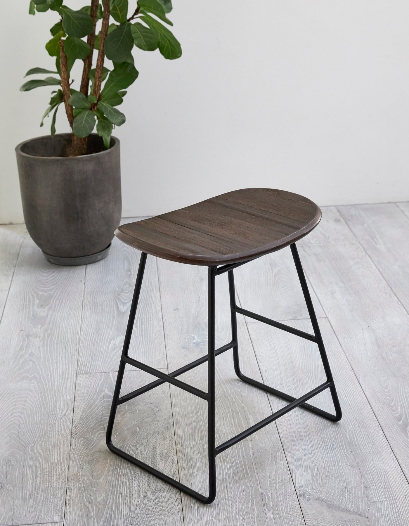 RECYCLED: Stool in Recycled Teak Wood