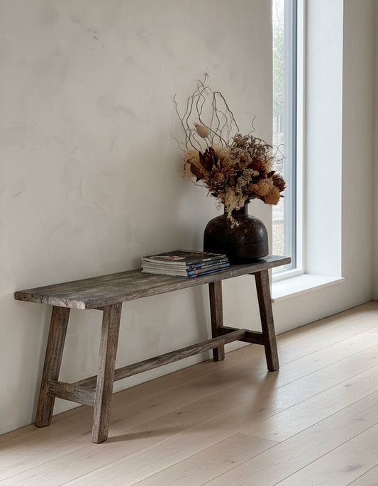 RECYCLED: ELEGANT BENCH MADE OF RECYCLED WOOD