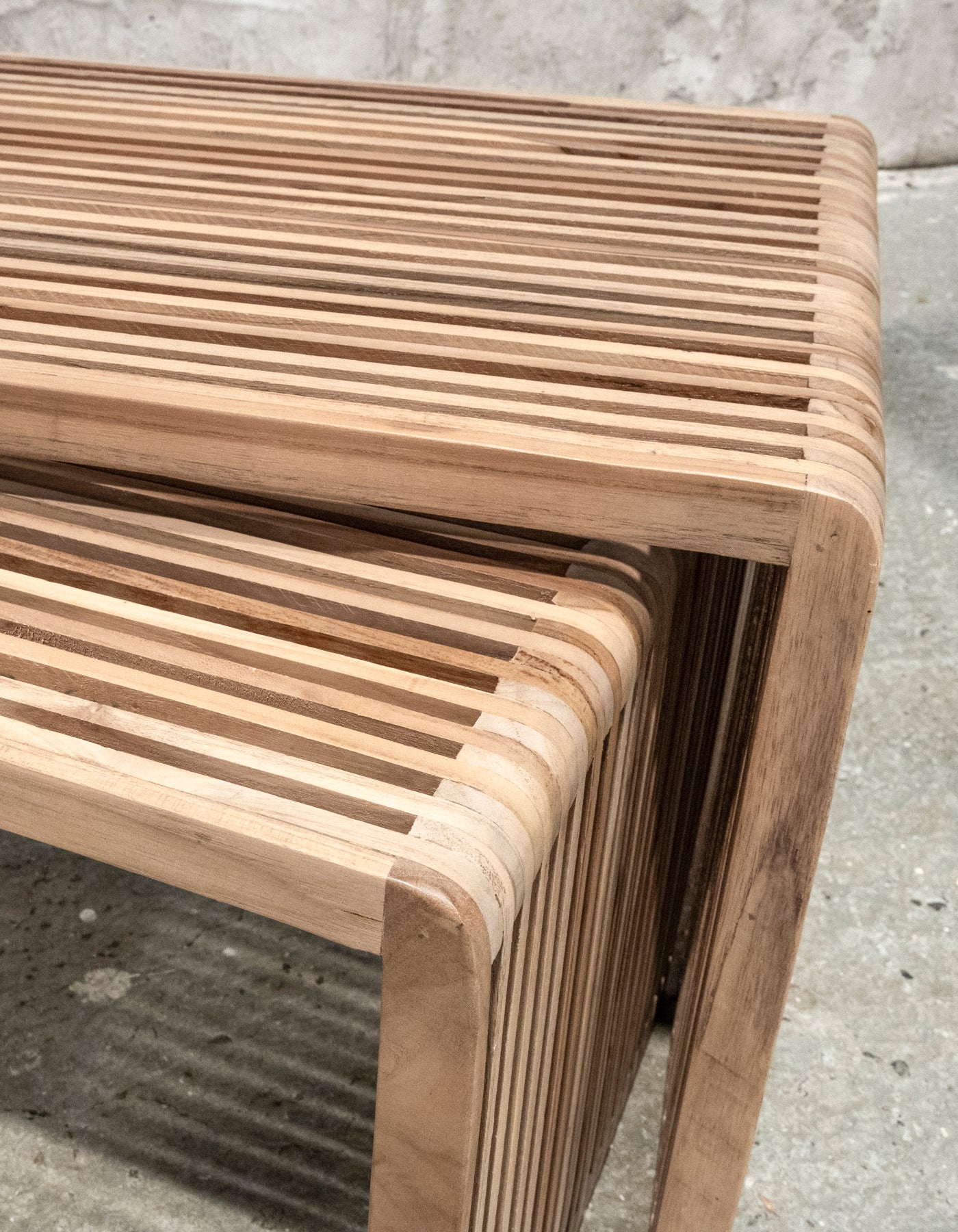 RECYCLED: SET OF 2 BENCHES IN RECYCLED TEAK WOOD