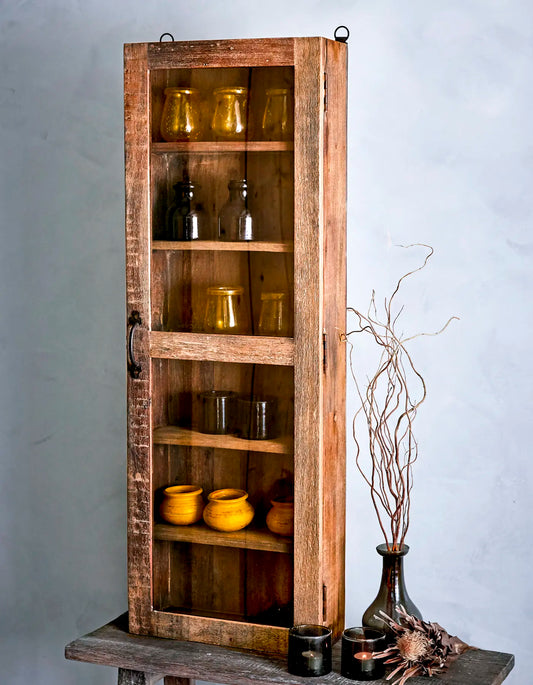 RECYCLED: RUSTIKT SKAB AF GENBRUGT TRÆ, NORDIC RUSTIC