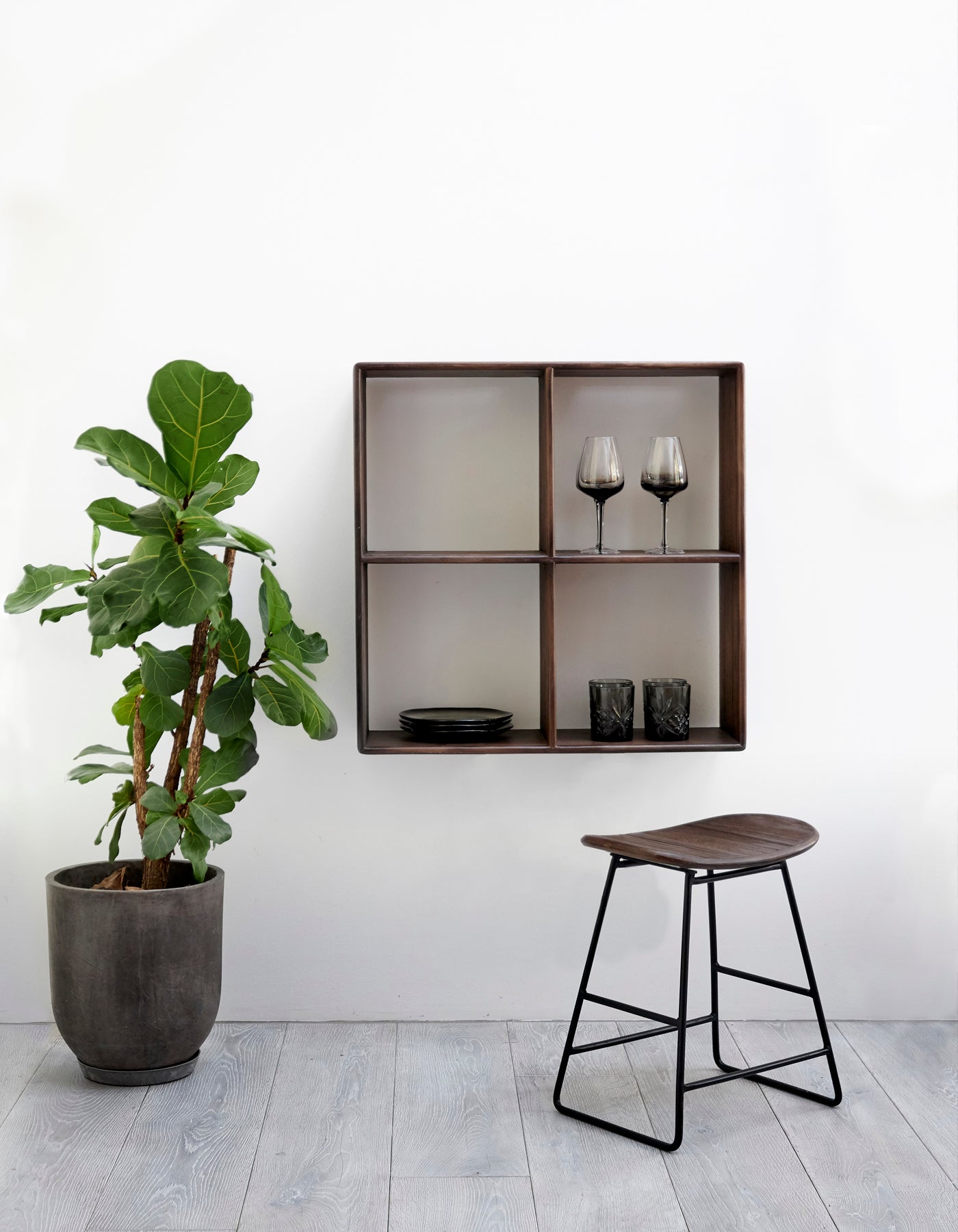 RECYCLED: WALL SHELF MADE OF RECYCLED TEAK WOOD