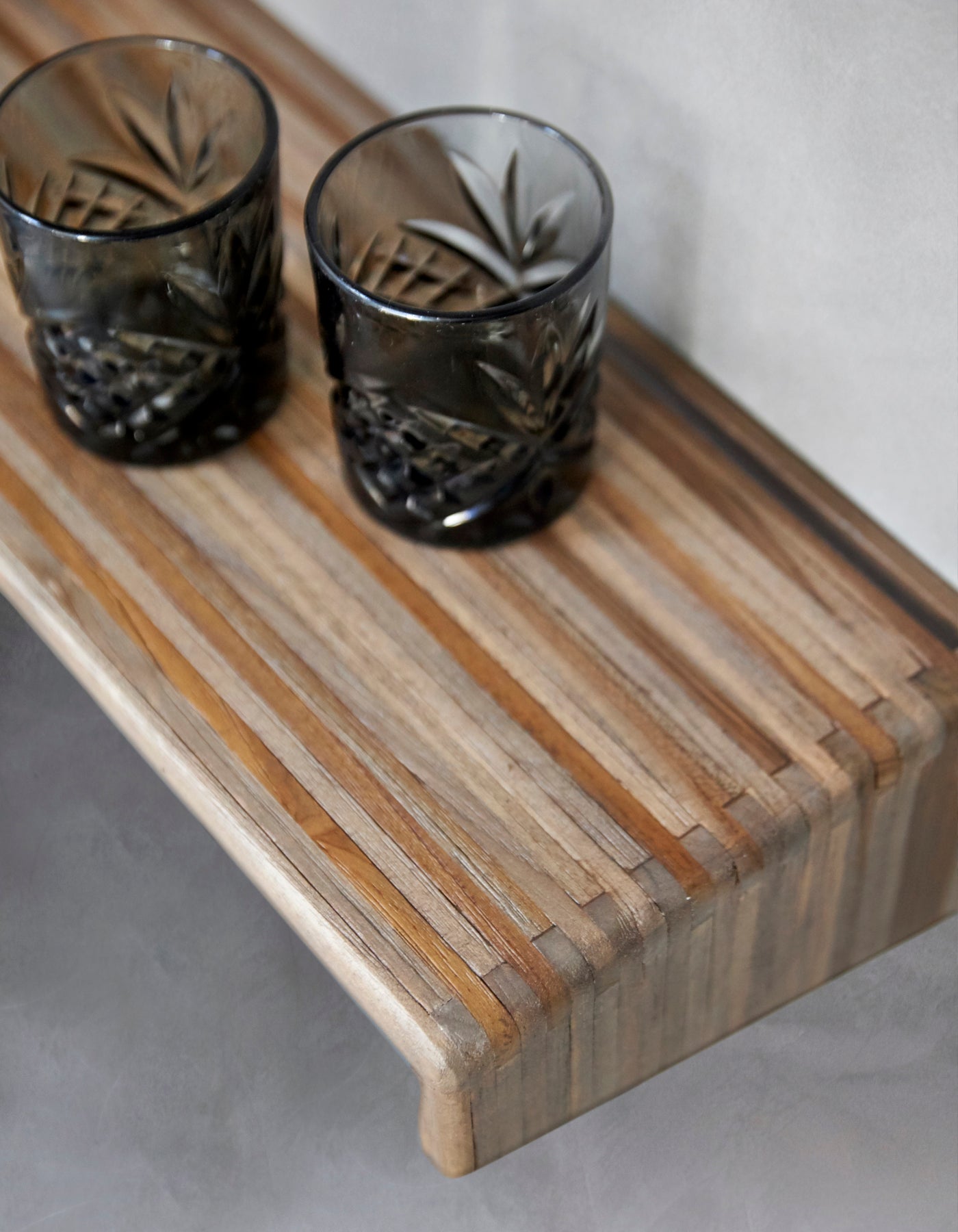RECYCLED: Elegant Shelf in Recycled Teak Wood