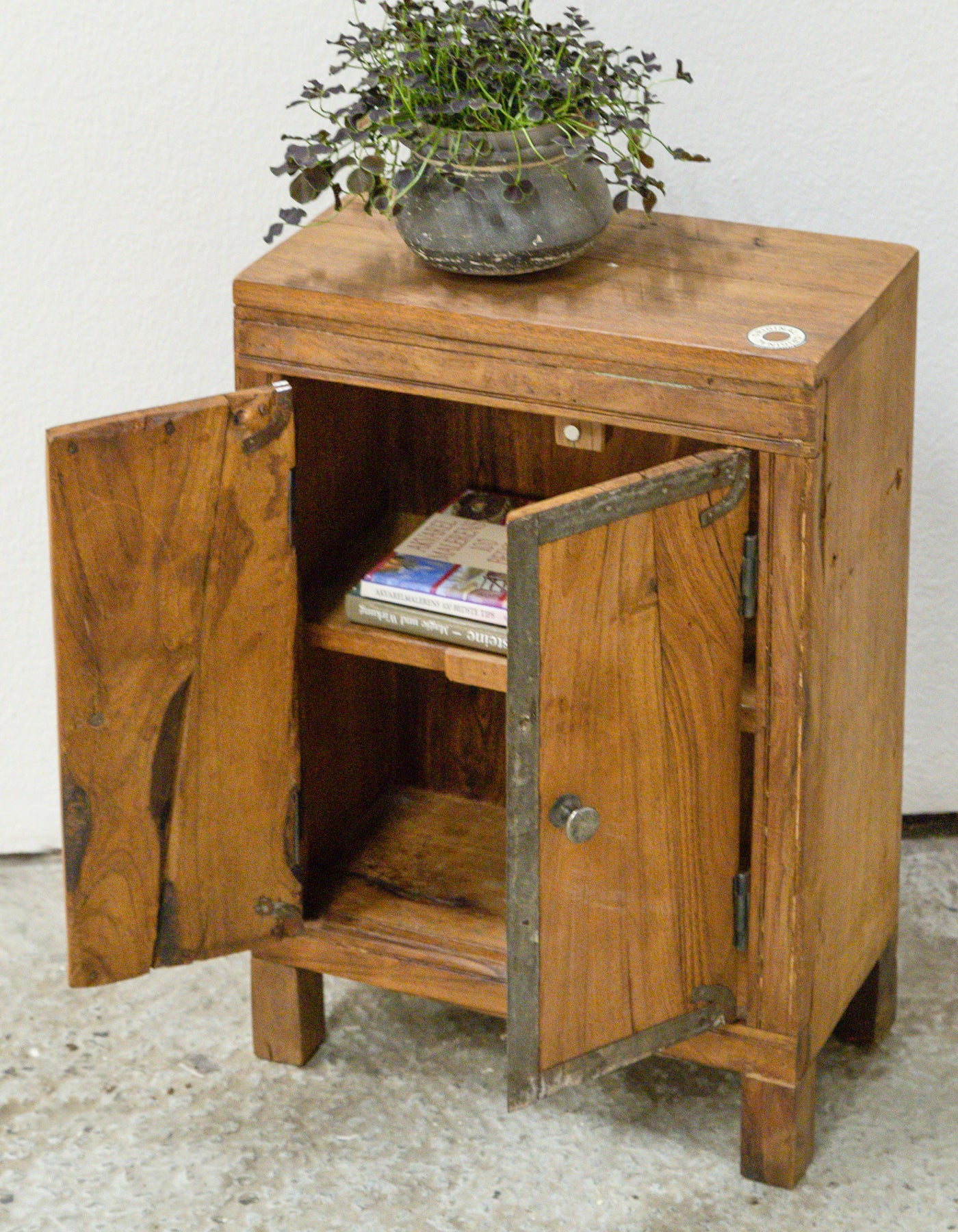 UPCYCLED: FROM WINDOW TO CABINET – A Unique Cabinet with History