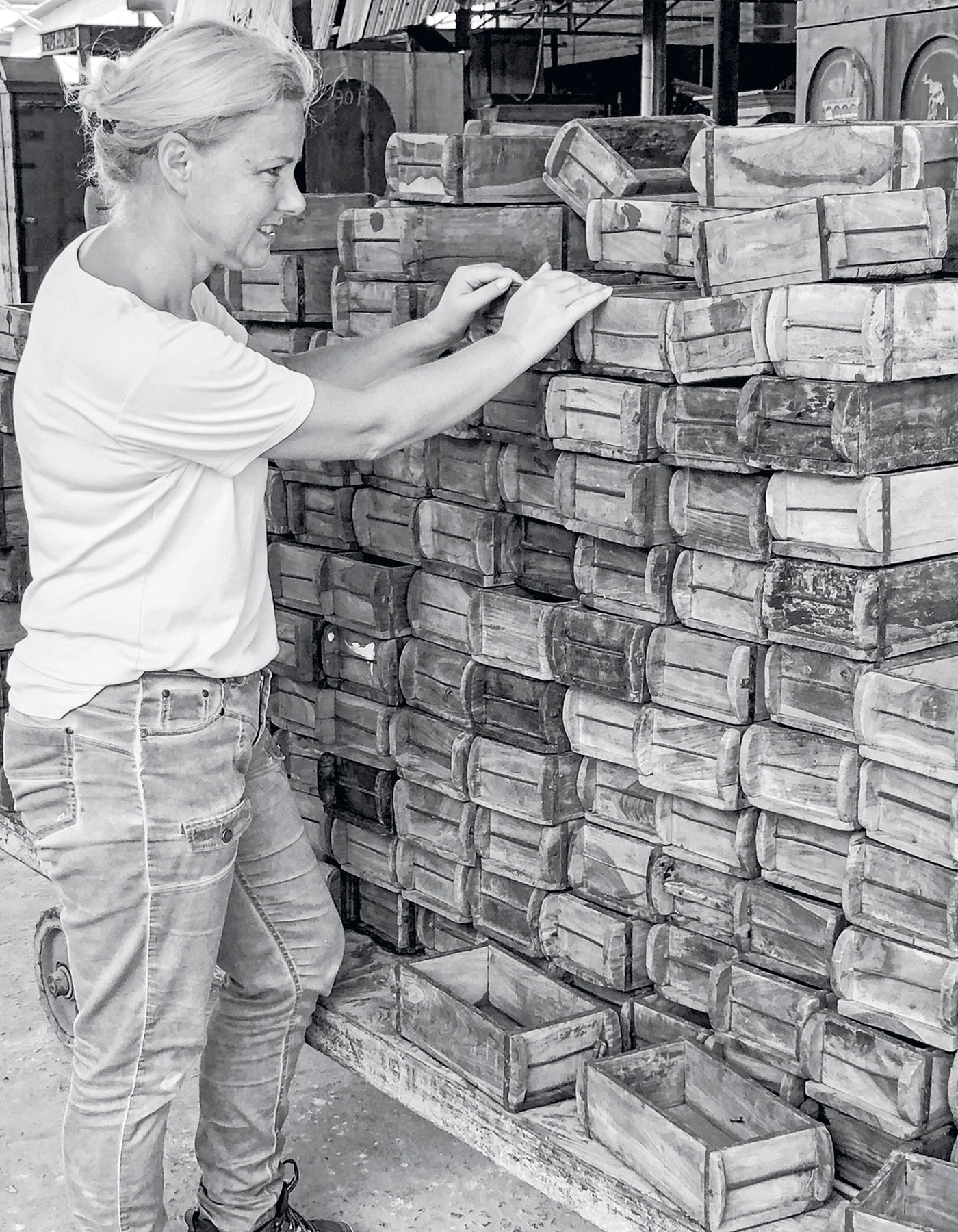 UPCYCLED: Wall Rack made of Original Brick Moulds