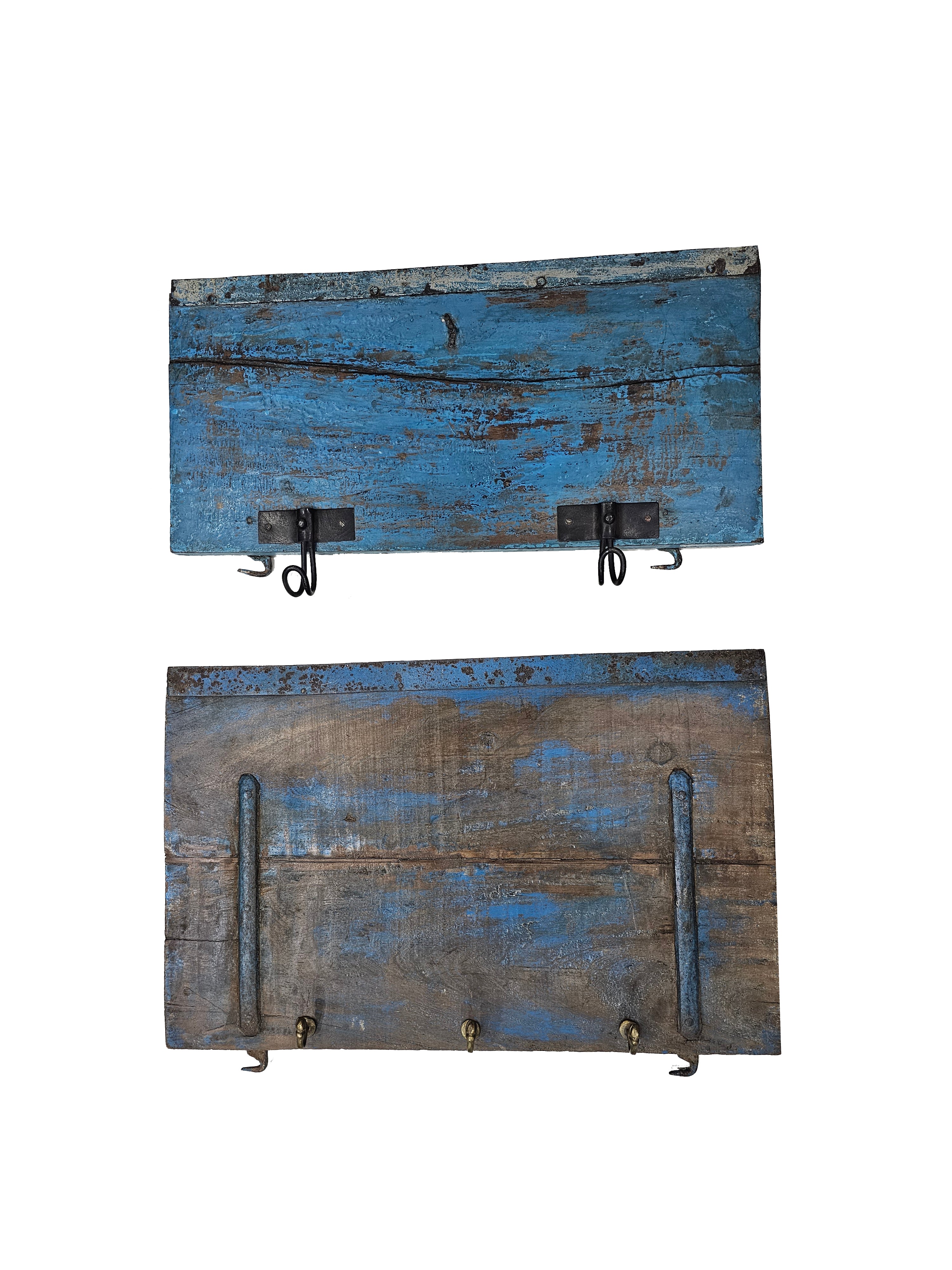 UPCYCLED: UNIQUE HANGER MADE FROM OLD WOODEN PANEL