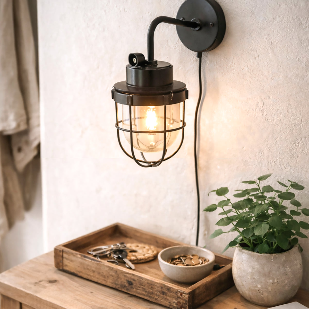 Original skibslampe til væggen med autentisk vintageudtryk og historie