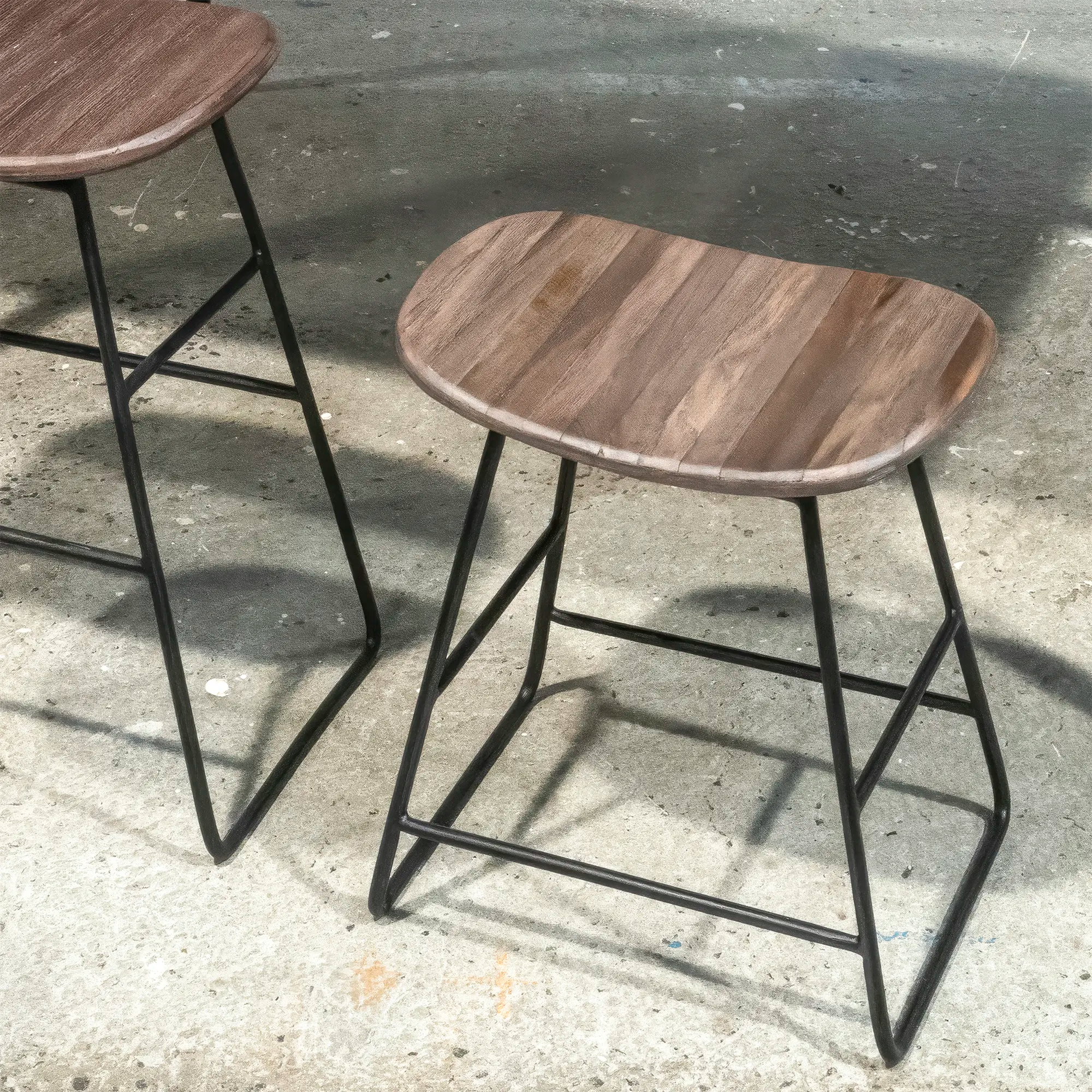 RECYCLED: Skammel i Genanvendt Teaktræ