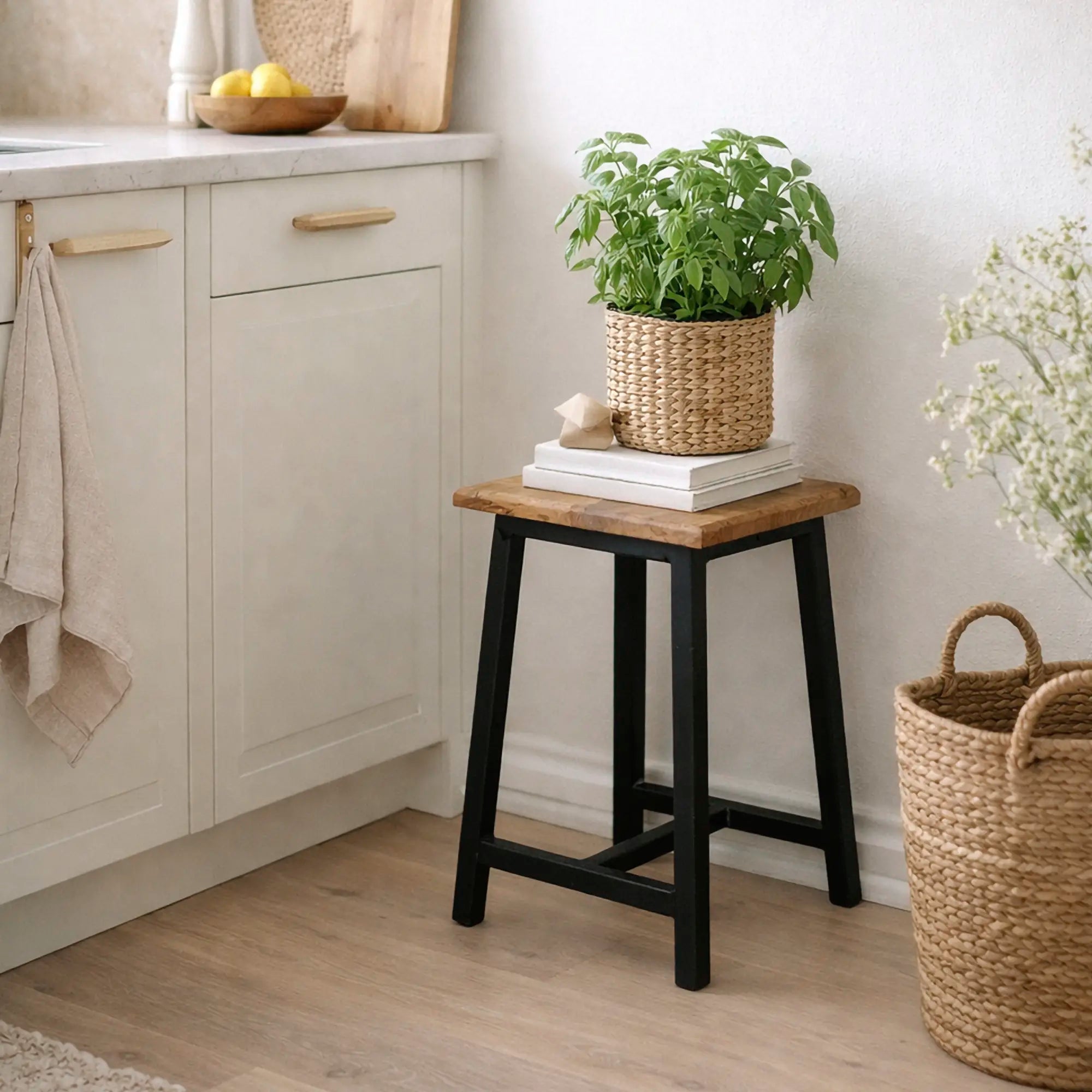 RECYCLED: Skammel i Industriel Stil