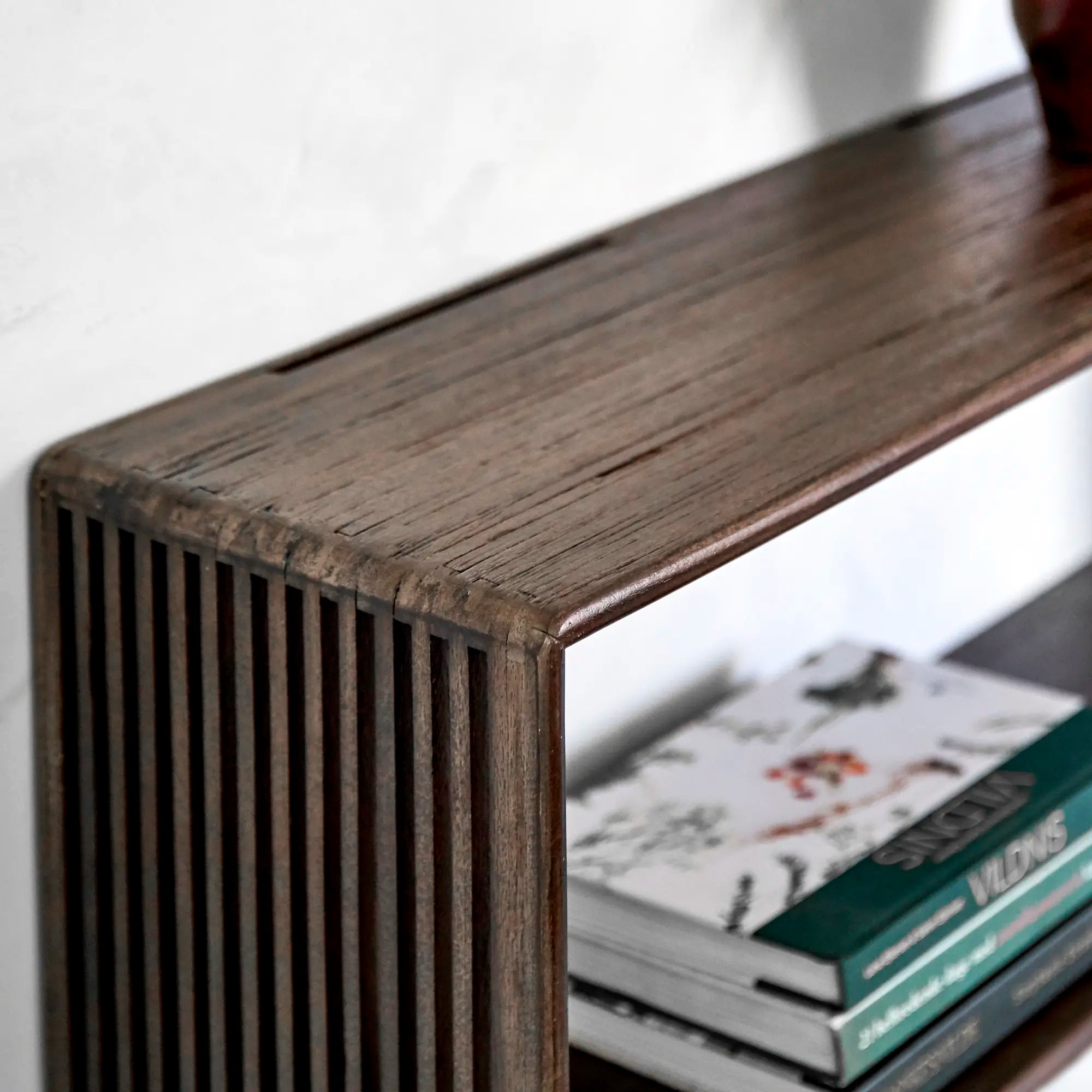 RECYCLED: Elegant Hylde i Genanvendt Træ