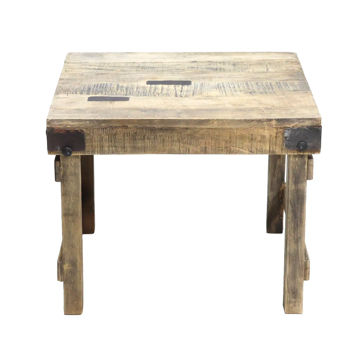 Recycled sidebord fremstillet af genbrugstræ med autentisk karakter