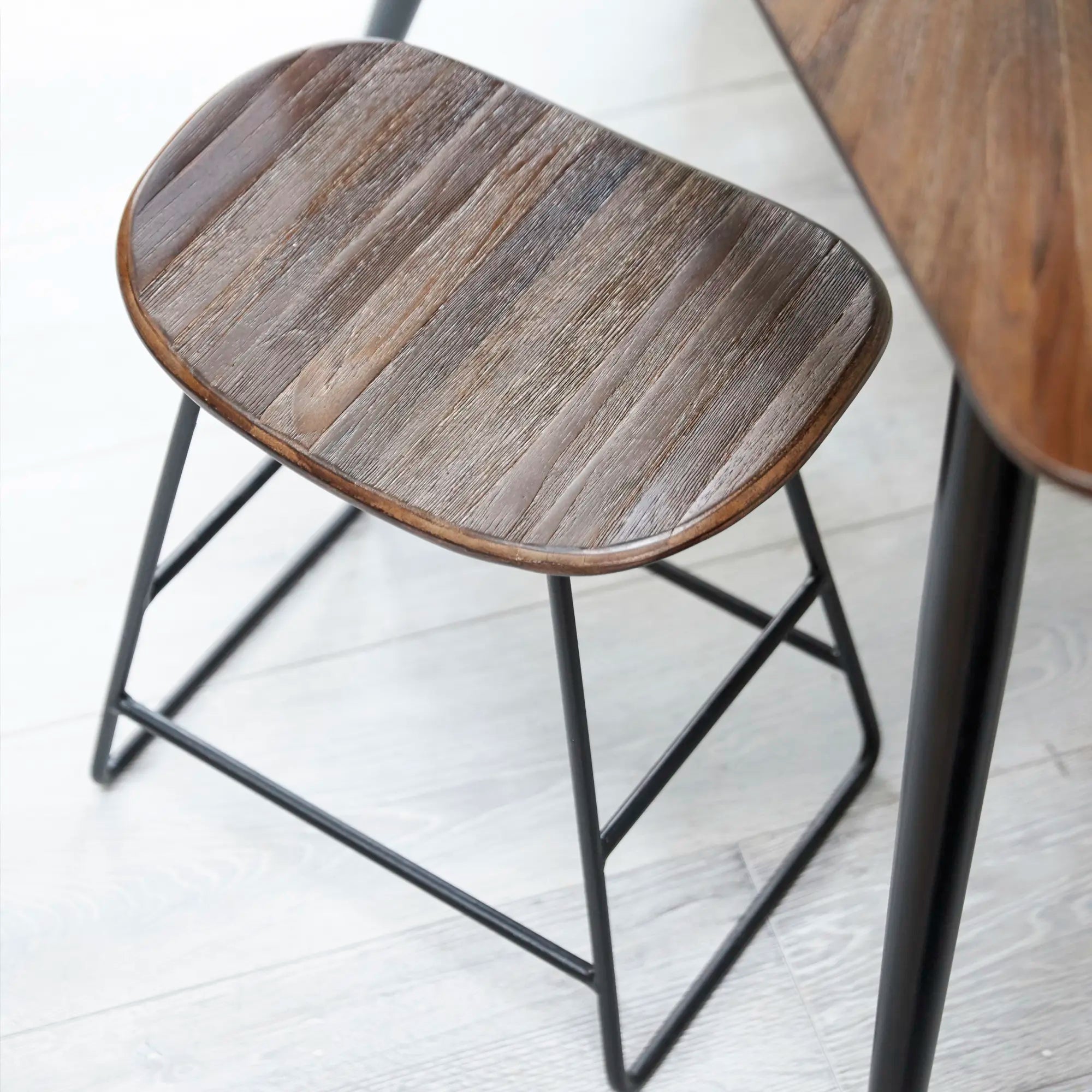RECYCLED: Skammel i Genanvendt Træ