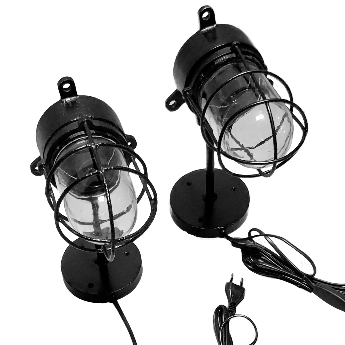 Original skibslampe til væggen som unik belysning i personlig boligindretning