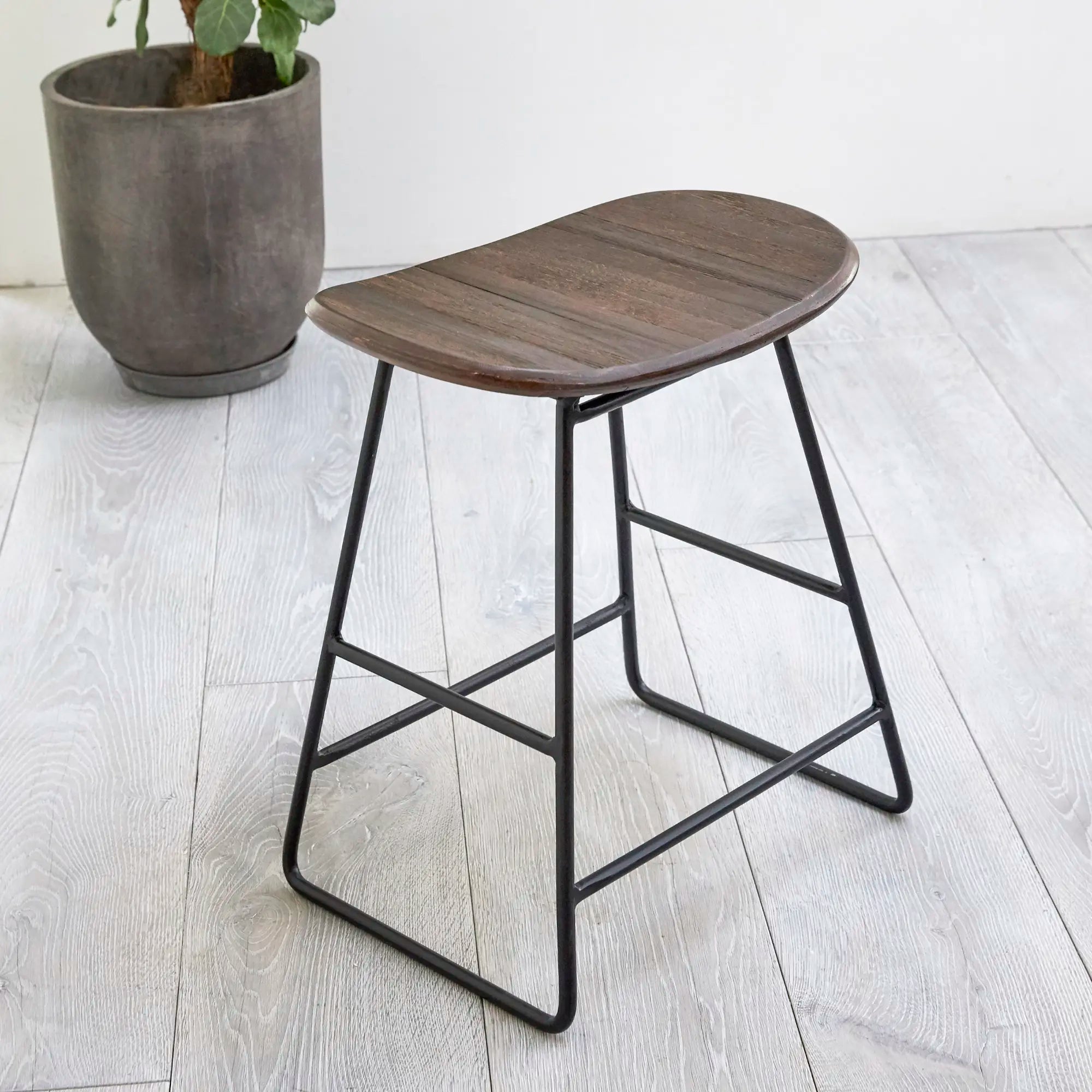 RECYCLED: Stool in Recycled Teak Wood